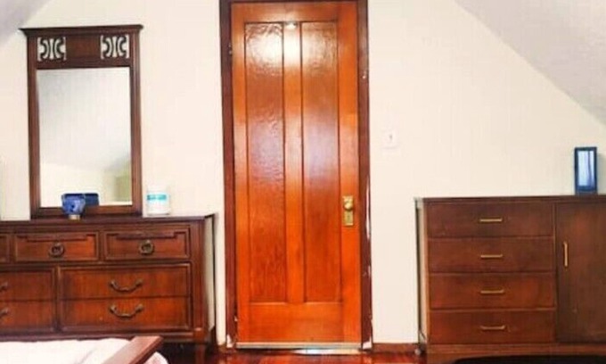 Cleveland House | Cozy Loft