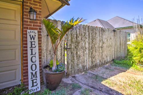 Mercedes Apartment | Cozy Mercedes Studio Work From Home Friendly