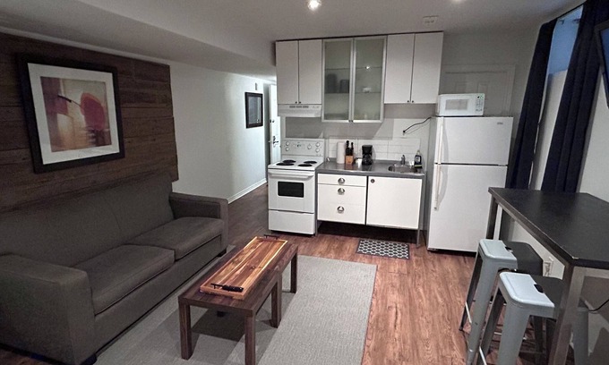 Upper Beaches Apartment | "Cozy & Modern Studio Retreat – Your Perfect Home Away from Home!"