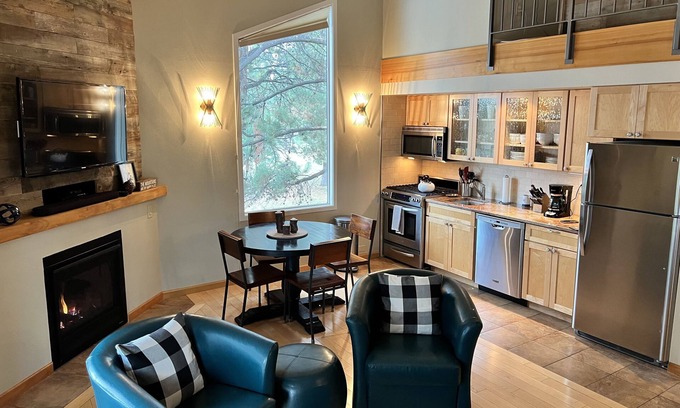 Century West Condo | Cozy Mt Bachelor Village Condo Close to Downtown Bend