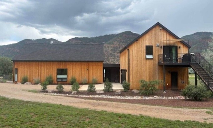 Durango House | Cozy Nest Compound - Durango Stay with Views