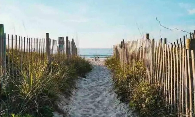 Bayview House | Cozy Place by the Beach