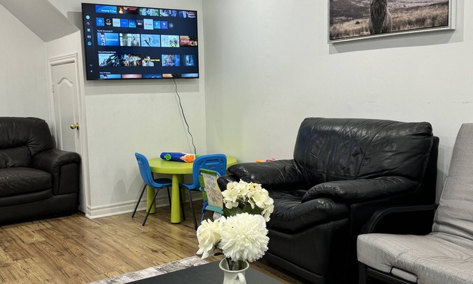 Richmond Hill House | cozy private basement Richmond Hill