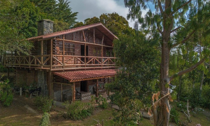 Canton Tarrazu Cabin | Cozy & Private Cabin, Fully Equipped, Easy Access & Tourist Hotspots.