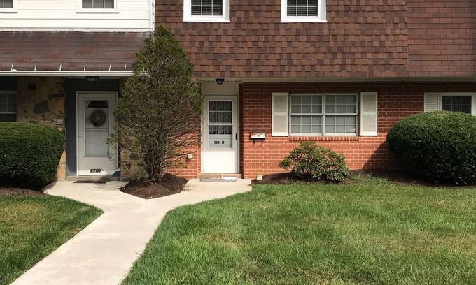 Park Forest Village House | Cozy PSU Townhouse!