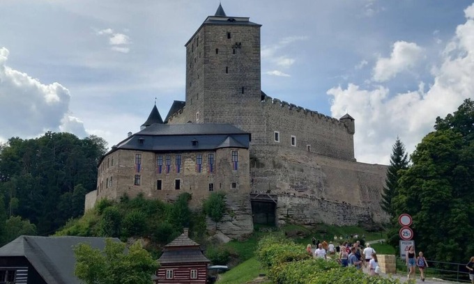 Mladejov Ski Chalet | Cozy retreat in relaxing location! Quality hiking, biking, history and cuisine.