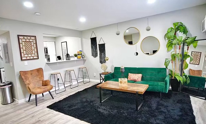 West Arlington Apartment | Cozy Retreat Near Attractions!