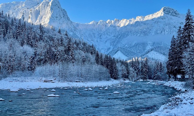 Index Cabin | Cozy Riverside Cabin with Hot Tub, Epic Views, near 12 National Forest Hikes!