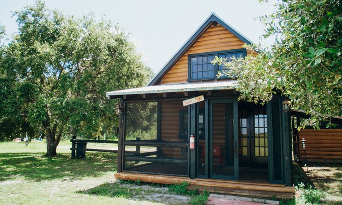Clewiston Cabin | Cozy rustic cabin in the Heartland of Florida!