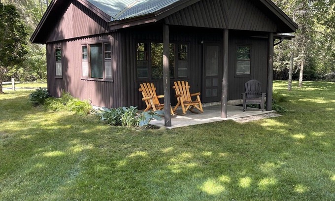 Cheboygan Cabin | Cozy, rustic log cabin on Mullett Lake #6