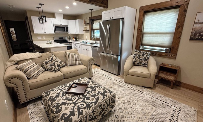 Castle Rock Apartment | Cozy shop apartment with AC in charming Castle Rock, WA off the beaten path