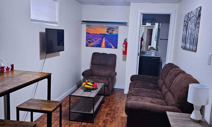 Regina Apartment | Cozy, Spacious and Tidy 1 bedroom Suite