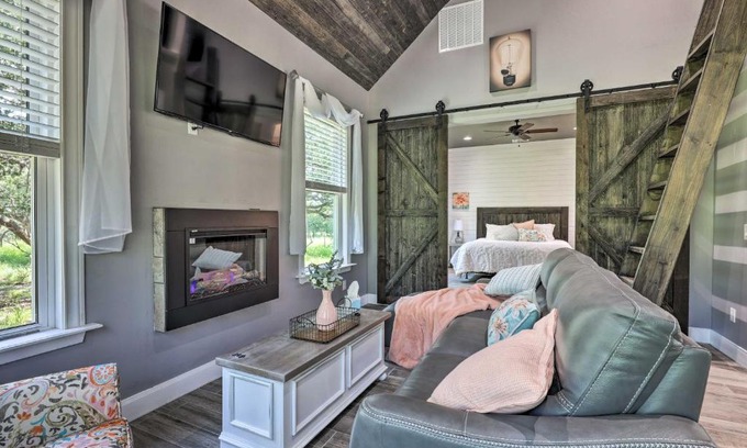 Spring Branch House | Cozy Spring Branch Cottage in Hill Country!