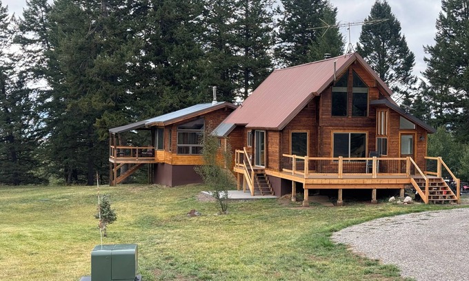 Bedford Cabin | Cozy Strawberry Creek Cabin with WiFi bordering forest in Bedford, WY