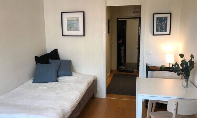 Lidingo Apartment | Cozy studio in Larsberg