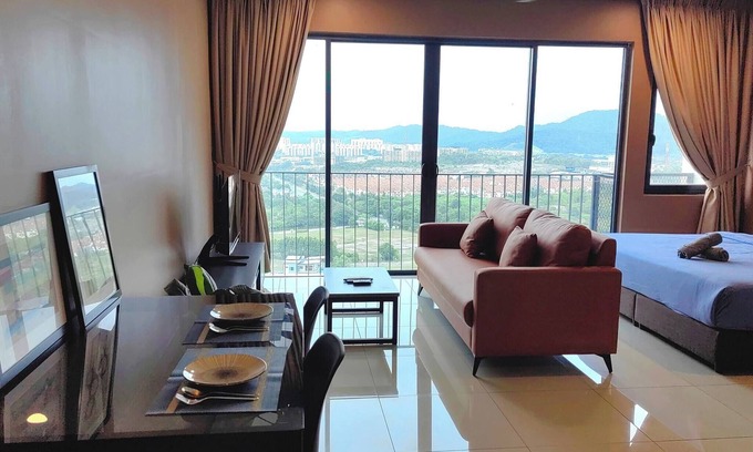 Shah Alam Apartment | Cozy Studio in Shah Alam With Mountain View