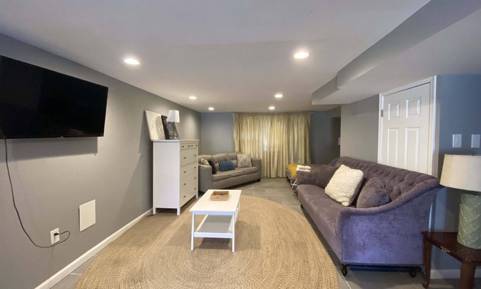 Eastwick Apartment | Cozy studio in the charming Philadelphia airport area with private bathroom