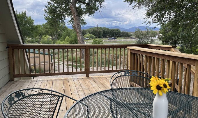 Arvada Apartment | Cozy Studio on Ranch with Mountain Views