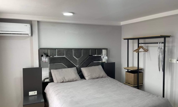 Taksim Apartment | Cozy studio with AC and WiFi in enjoyable Istanbul