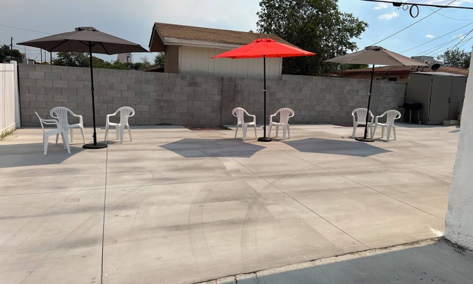 North Las Vegas House | Cozy Unit- 3 minutes from the Strip