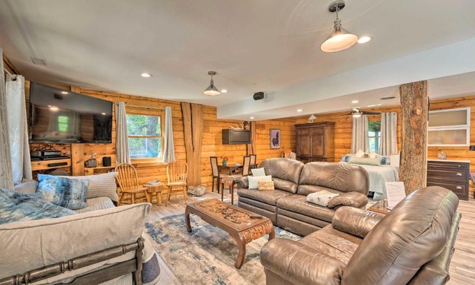 Bassett Apartment | Cozy Wisconsin Studio, 11 Mi to Lake Geneva!