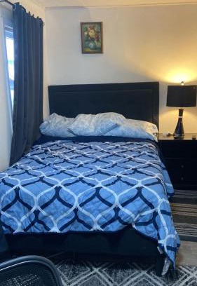 Port Ivory House | cozzy room with private entrance and drive way