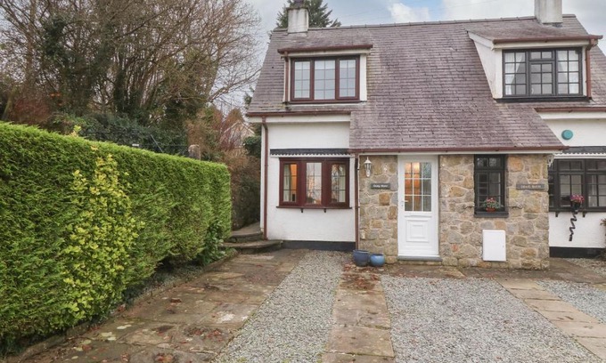 Tyn-y-Gongl House | Craig Mawr