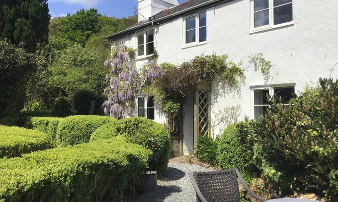 Loddiswell Cottage | CRANNACOMBE FARMHOUSE, pet friendly, with open fire in Loddiswell