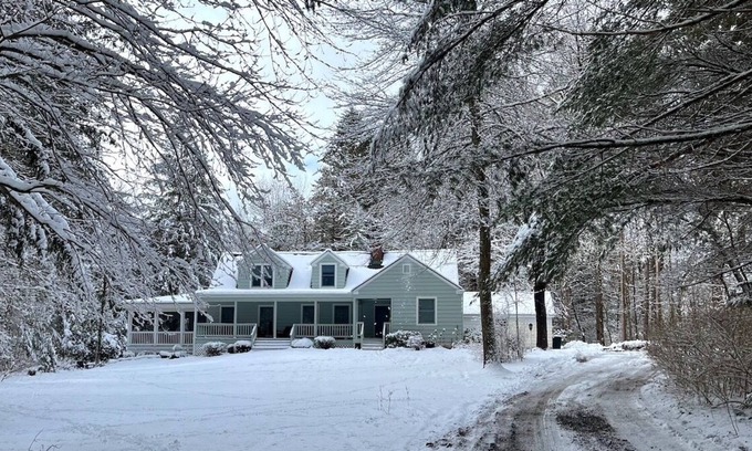 Egremont House | Creamery: stunning, renovated 5 bedroom w/ hot tub, screened-in porch, firepit and more!