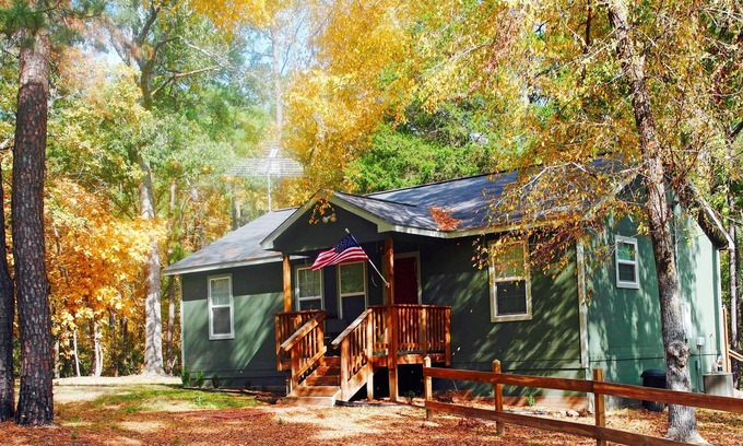 Crockett House | "Creekside" a Lake, Creek, Forest & Rolling Hills