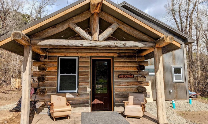 Crawford Cabin | Creekside Cabin on 80 Acres!
