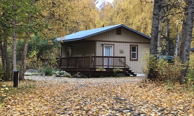 Nikiski House | Creekside Cottage near Daniel's Lake