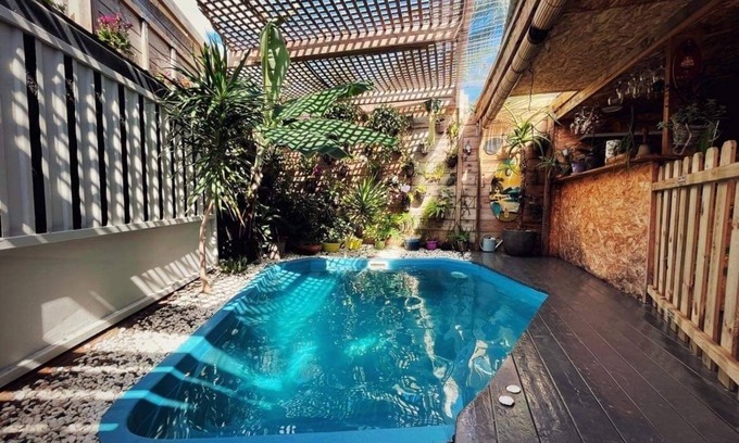 Petite-ÃŽle House | Creole Varangue with heated pool/balneotherapy in the wild south