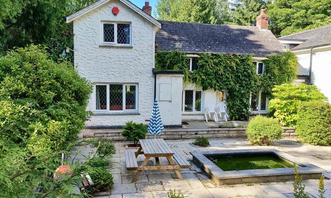 Goonhavern House | Croft Cottage, 3 bedroom cottage, woodland setting, close to beaches
