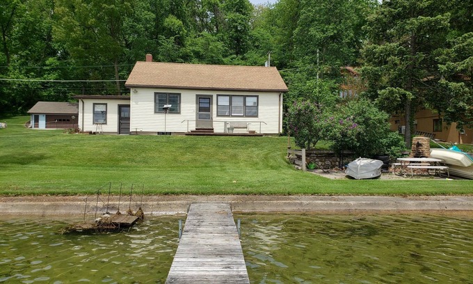Angola Cottage | Crooked Lake Lakefront Cottage on First Basin
