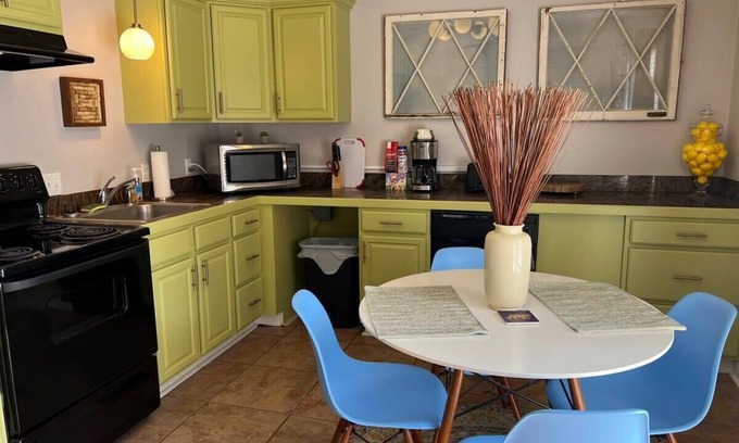 Highlands - Perkins Apartment | Cute 2 bedroom near LSU