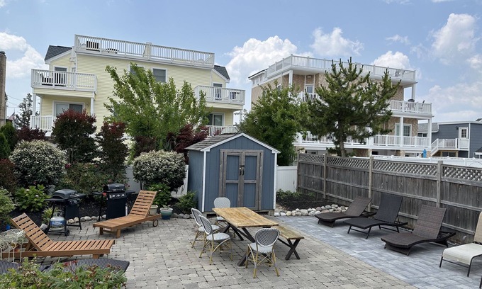 Beach Haven Apartment | Cute little apartment close to all Beach Haven has to offer