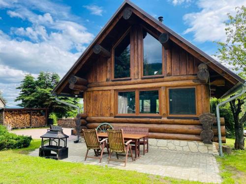 Hroznetin House | Dřevěný romantický srub v Krušných horách