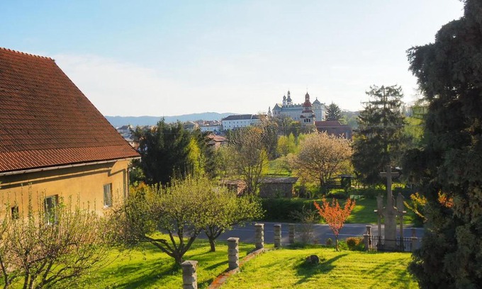 Broumov House | Dům u Kříže