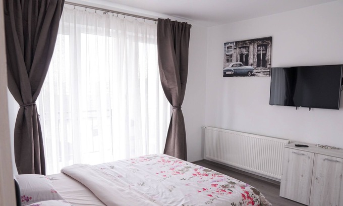 Lazaret Apartment | Daniel's Central Apartments