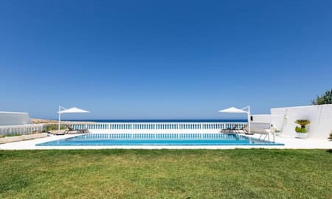 Rafraf House | Dar Barsha: Beach front white sand and happiness