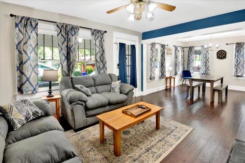 Birmingham House | Darling in the Druid Hills-15 min to Airport