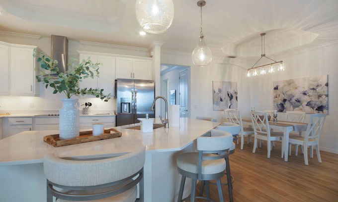 Immokalee House | Dates Open in April 2025! Beautiful Home on Golf Course! Golf Included!