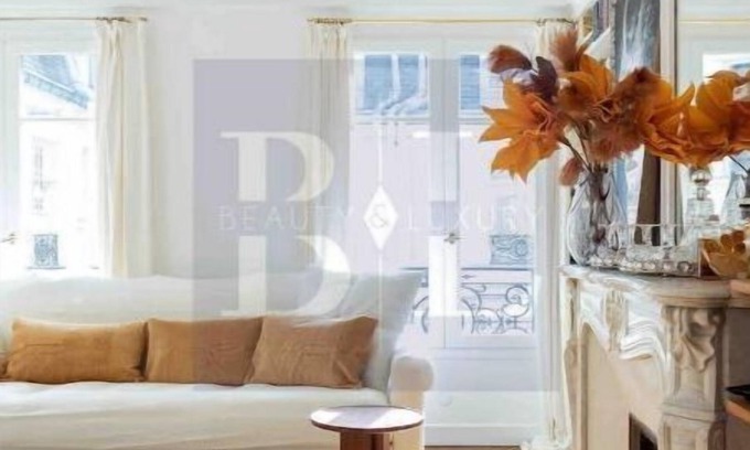 Quartier de la Monnaie Apartment | Dauphine Lux 6emne arrondissement center of Saint Germain 2beds 1bath