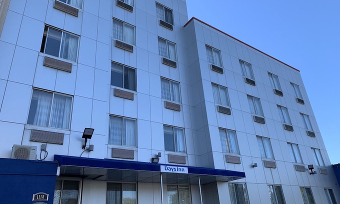 Borough Park Hotel | Days Inn by Wyndham Brooklyn Borough Park