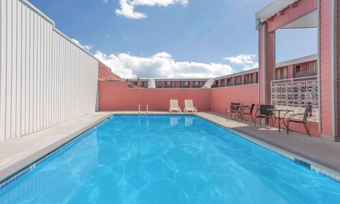 Burns Hotel | Days Inn by Wyndham Burns