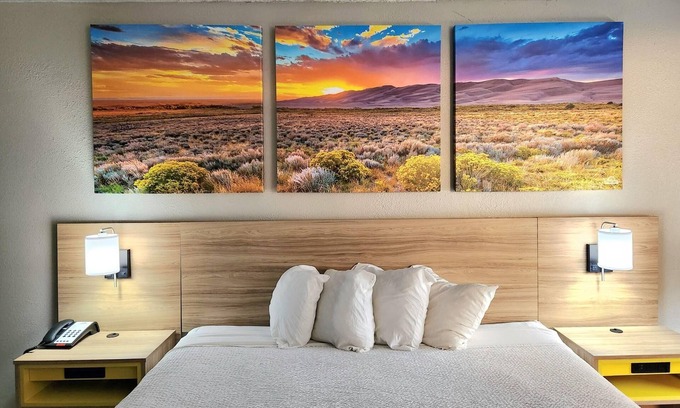 Brookhollow Hotel | Days Inn by Wyndham Houston