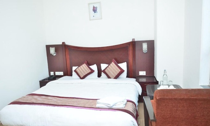 Old Gurgaon Hotel | DDR Hotel Residency