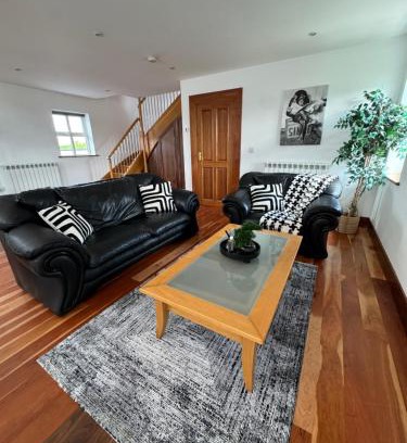 Castlemaine Apartment | De Búrca Cottage KERRY