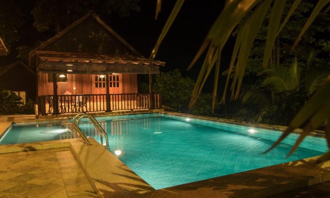 Pantai Bed & Breakfast | De Serenity - Exclusive Jungle Retreat